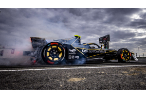 Бренд DS AUTOMOBILES інтегрує технології Formula E для флагманського електромобіля DS N°8