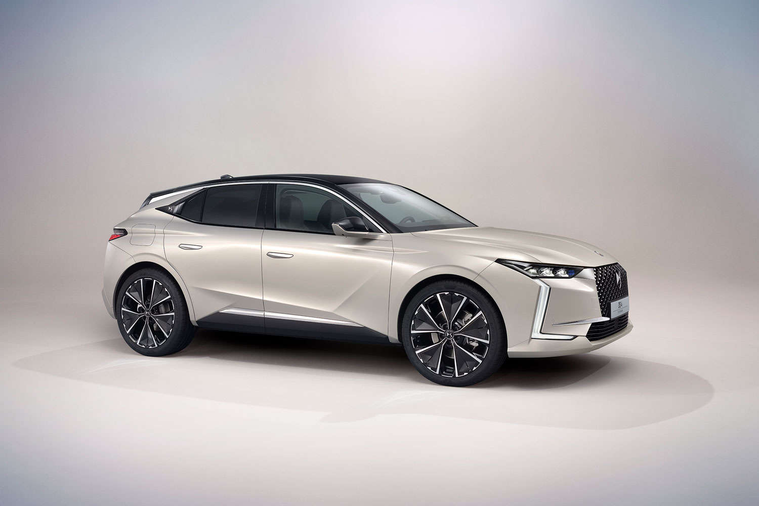 DS 4, вигляд з правого боку