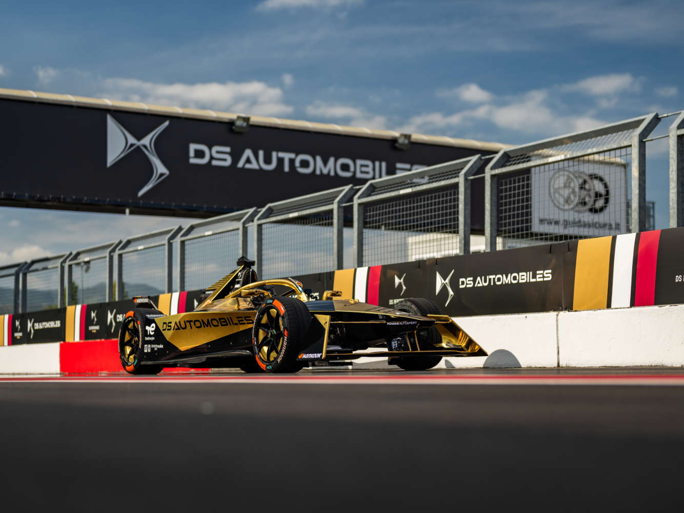 DS Automobiles починає 10-й сезон Formula Е та представляє нову ліврею для DS E-TENSE FE23!