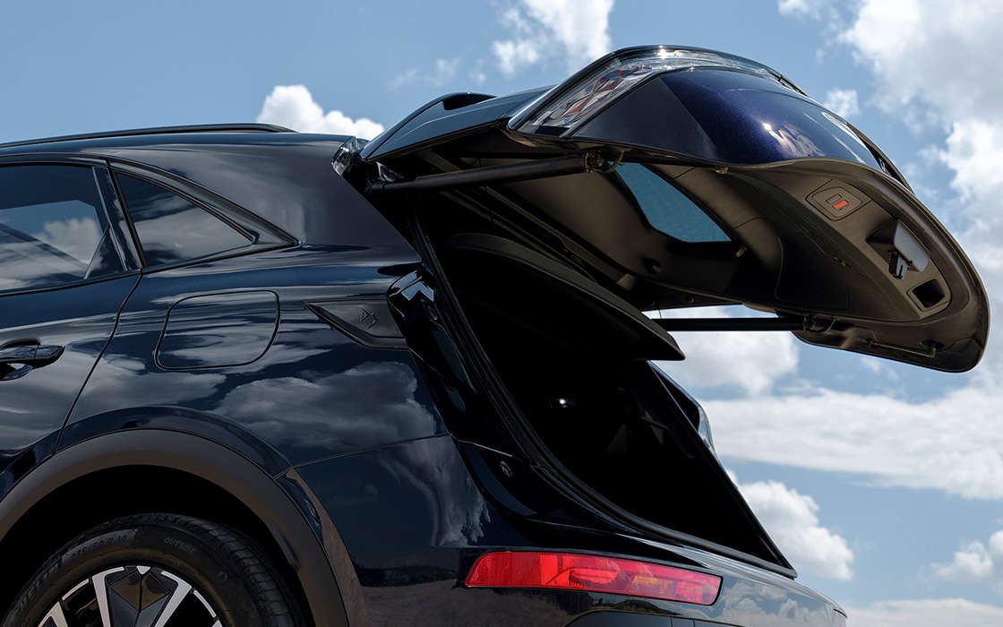 Багажник з електроприводом DS 7 JULES VERNE